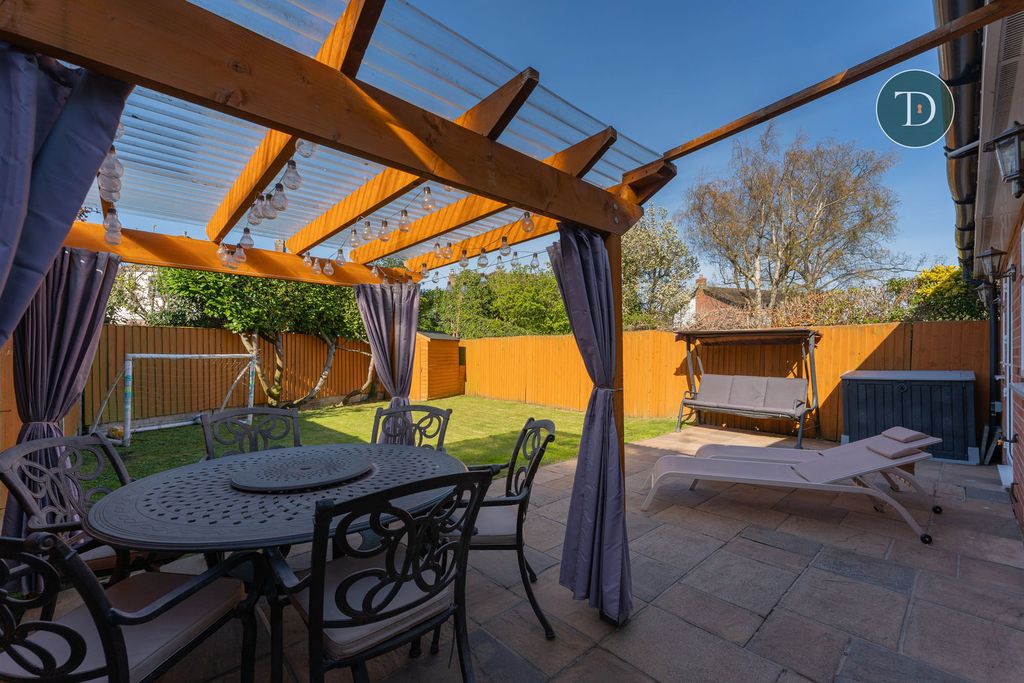 Property photo 2 of 29