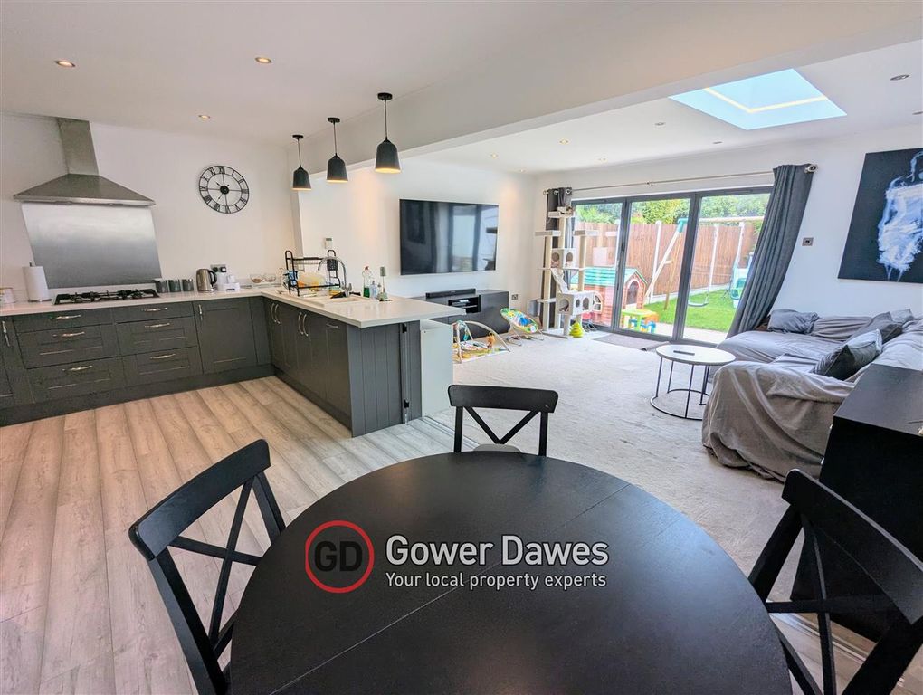 Property photo 2 of 16 Kitchen Diner