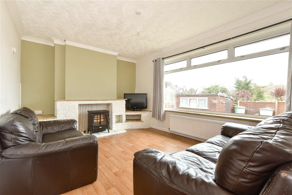 Property photo 3 of 12 Lounge