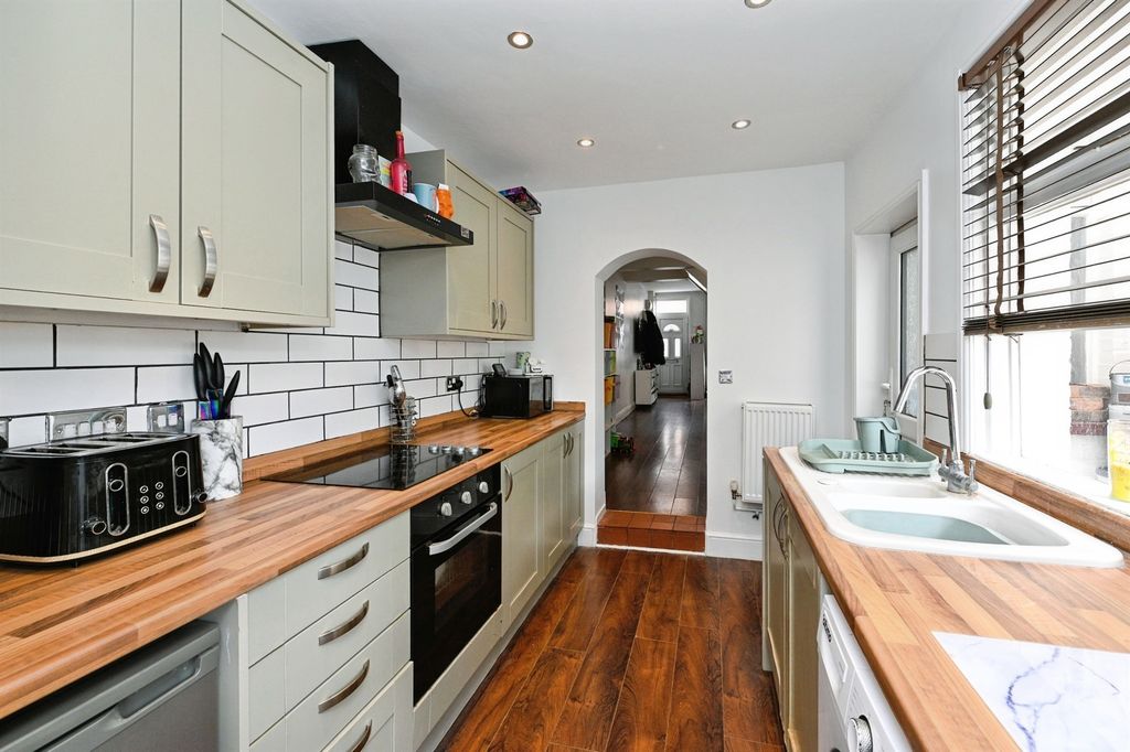 Property photo 2 of 12