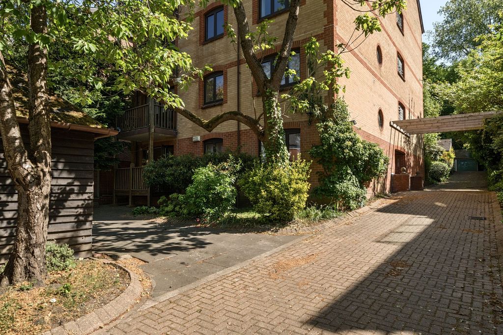 Property photo 2 of 12