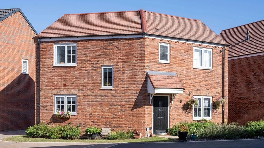 Property photo 1 of 8 Dunstable Exterior Example