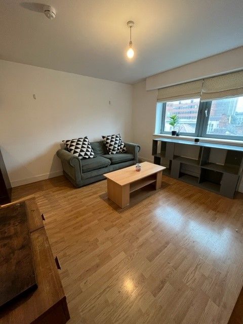 Property photo 2 of 12 604 21