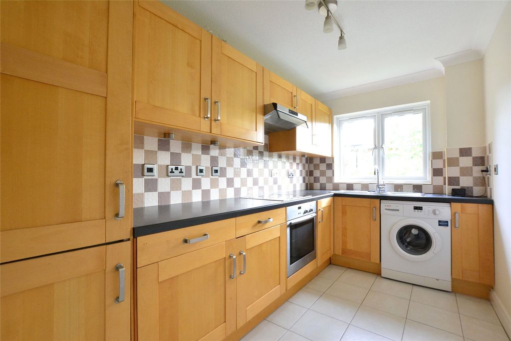 Property photo 3 of 8 Picture No. 10