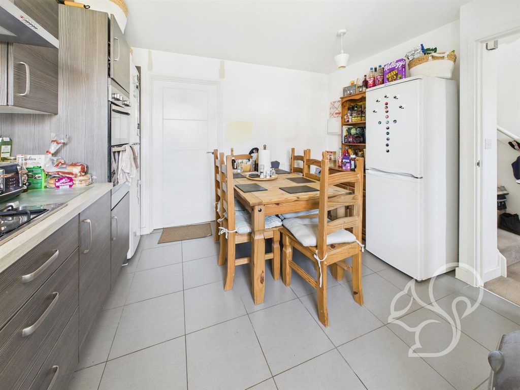 Property photo 3 of 12 Kitchen