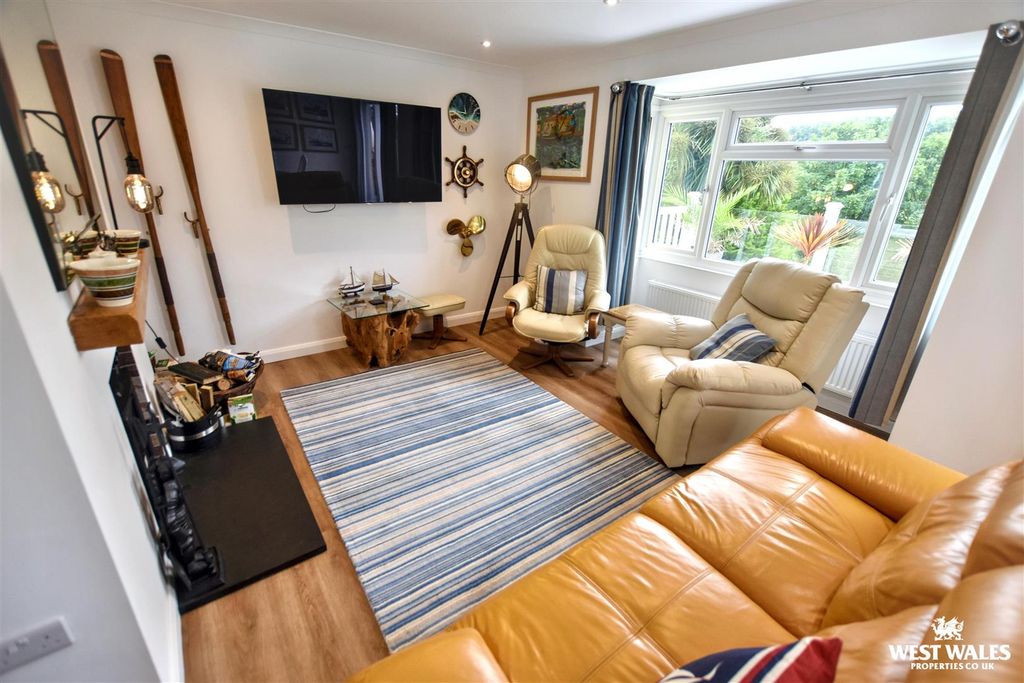 Property photo 3 of 33 19 (6).Jpg