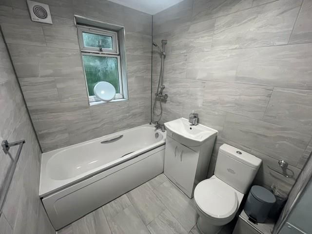 Property photo 3 of 6 Bathroom