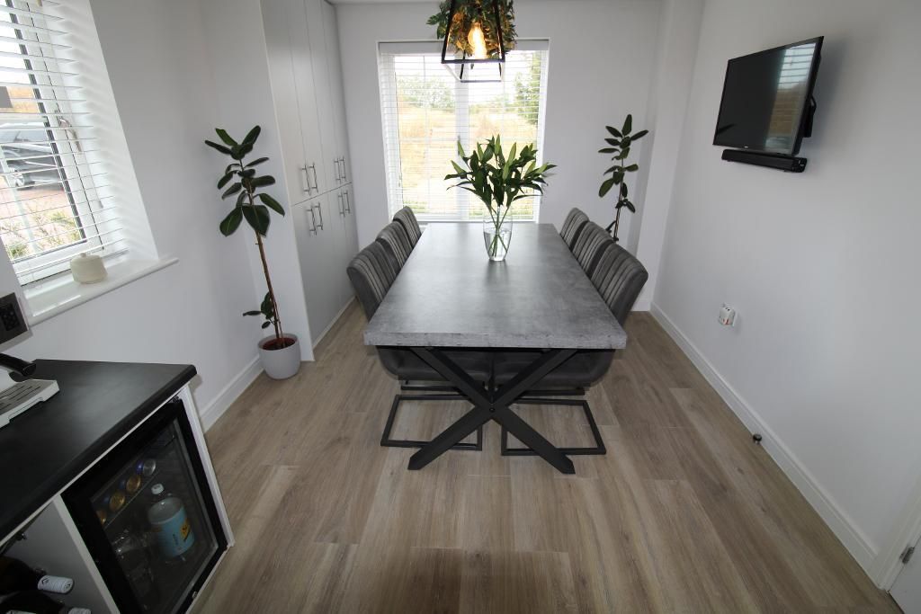 Property photo 3 of 20 Kitchen / Diner