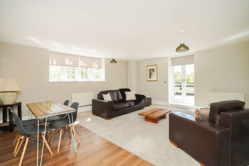 Property photo 1 of 29