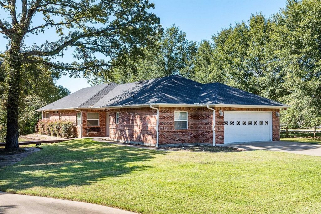 Property photo 1 of 31