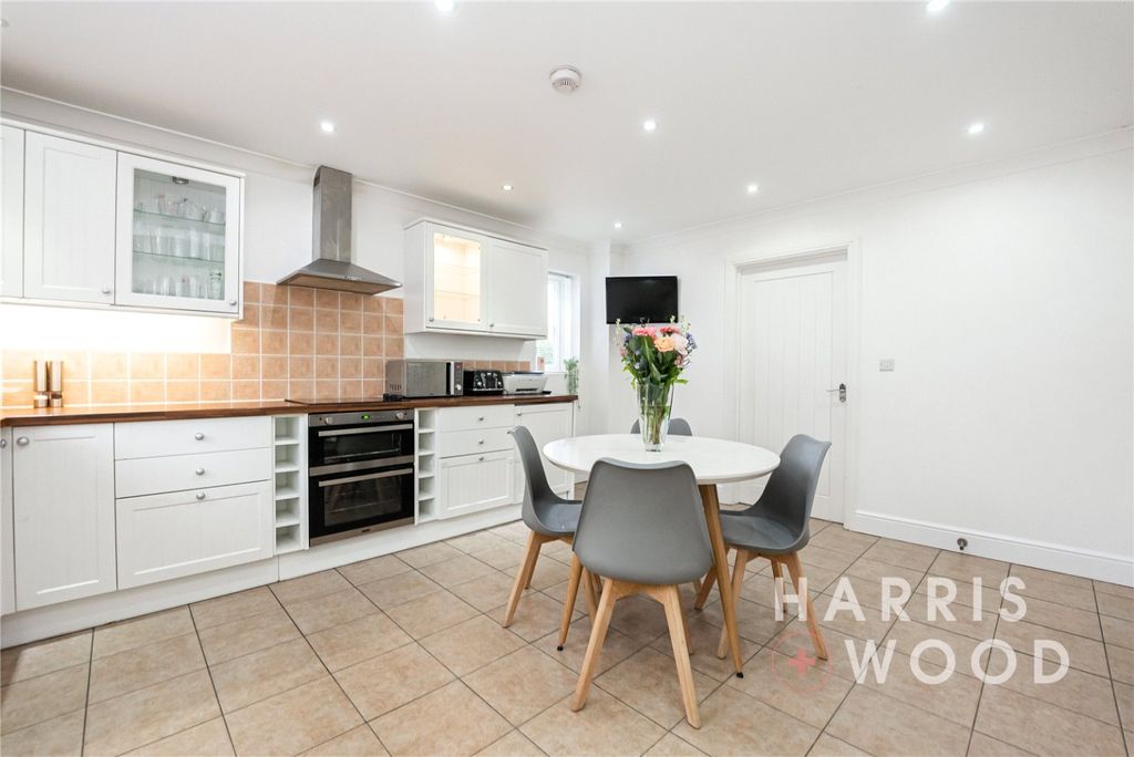 Property photo 2 of 28 3909022
