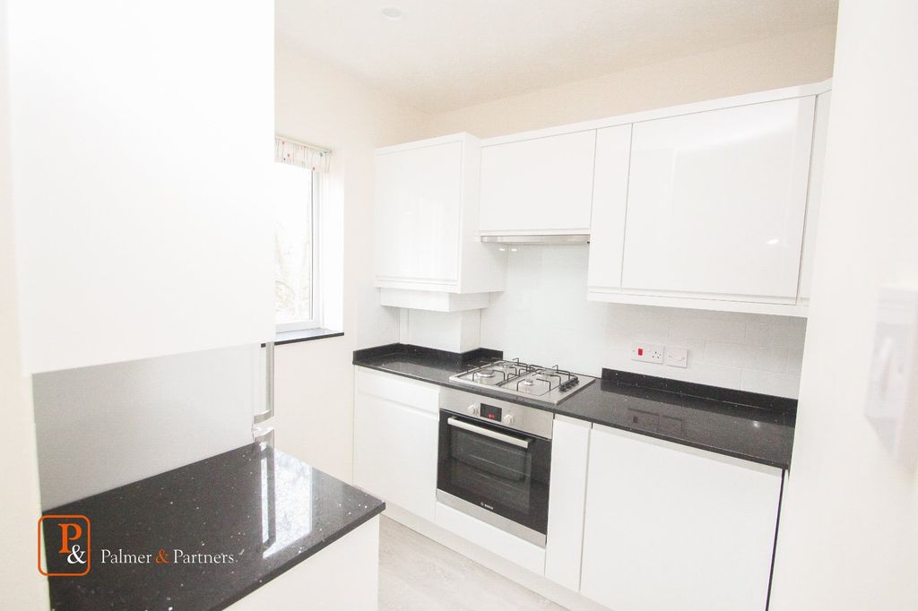 Property photo 3 of 5 Kitchen