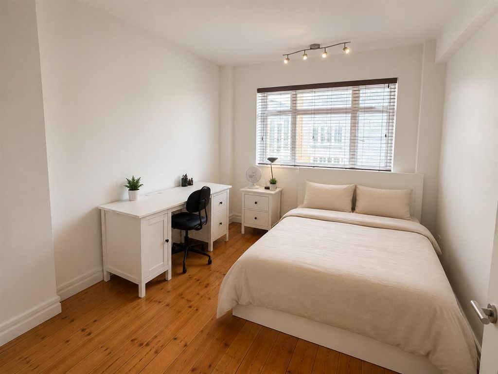 Property photo 3 of 4