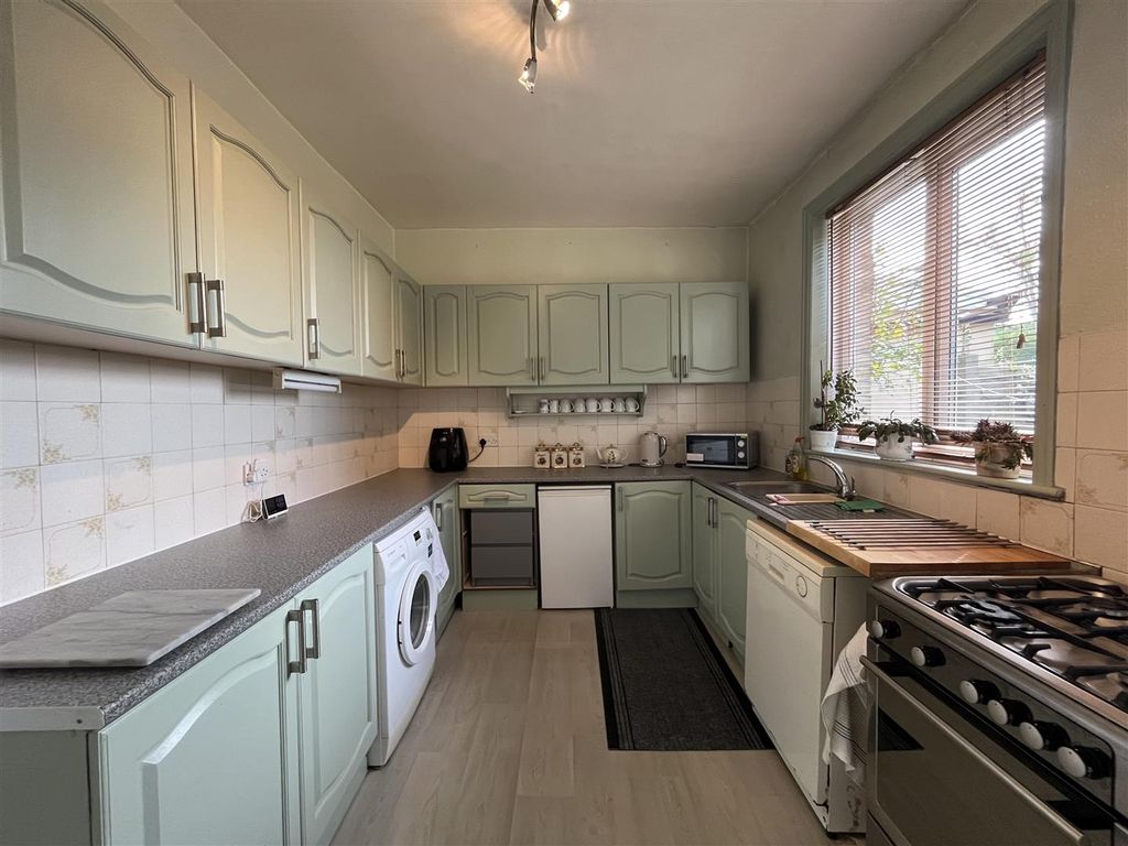 Property photo 2 of 15 Kitchen