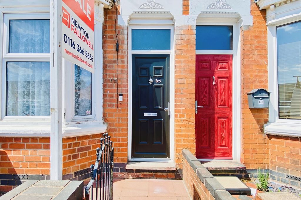 Property photo 1 of 17