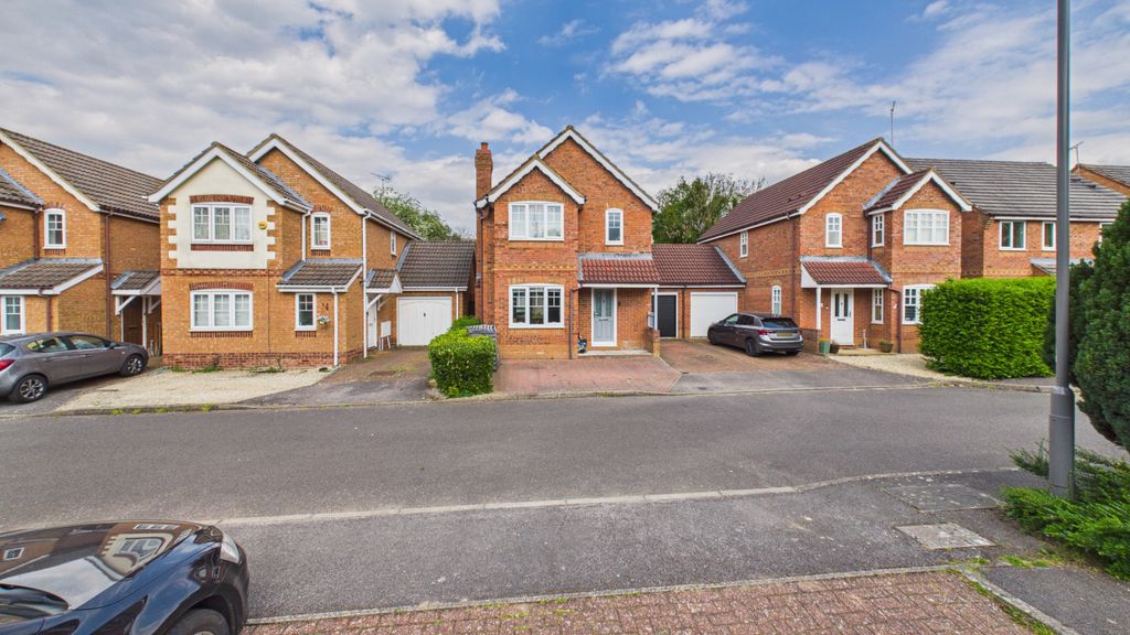 Property photo 1 of 34 Cam04968G0-Pr0119-Still043