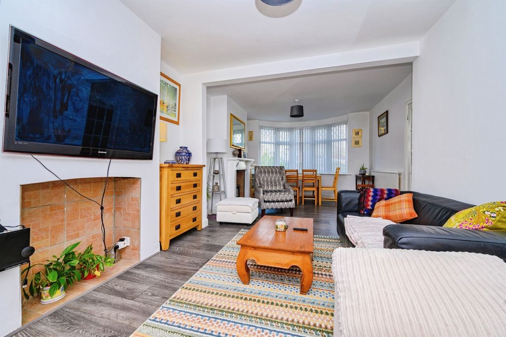 Property photo 2 of 17