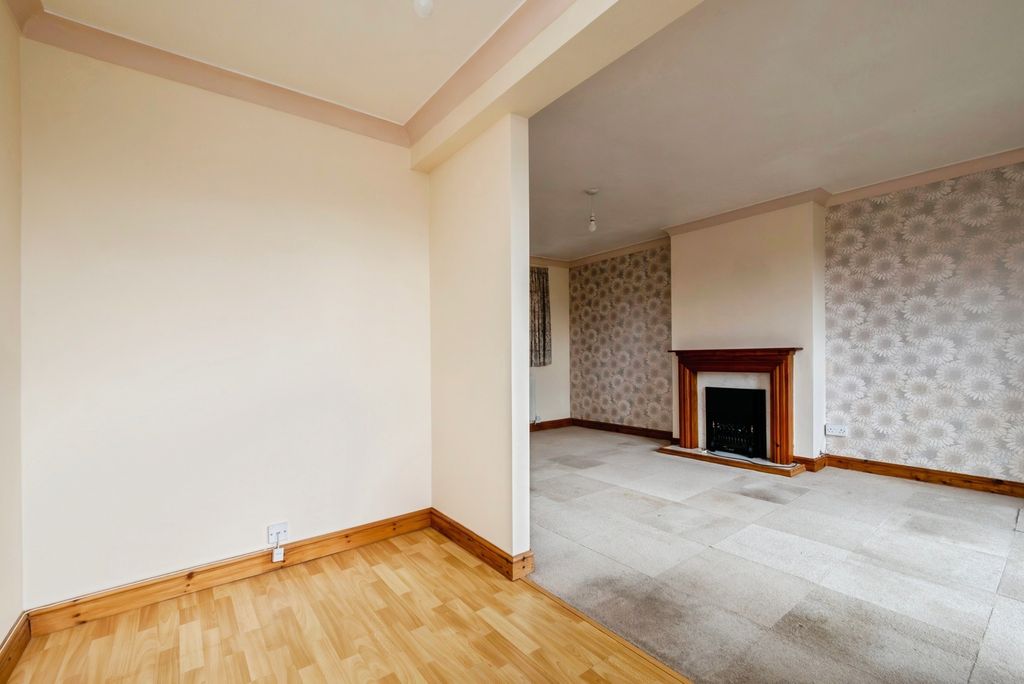 Property photo 3 of 15 Photo