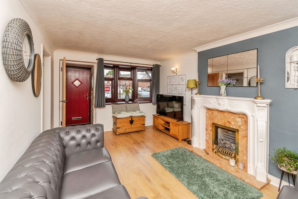 Property photo 2 of 17