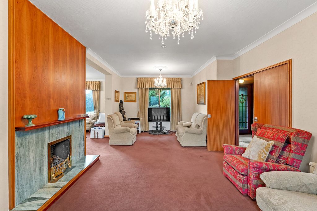 Property photo 3 of 43