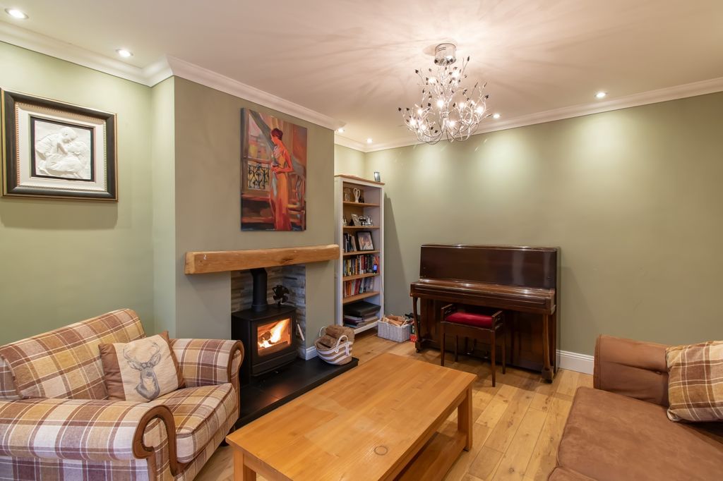 Property photo 3 of 33 Image 2