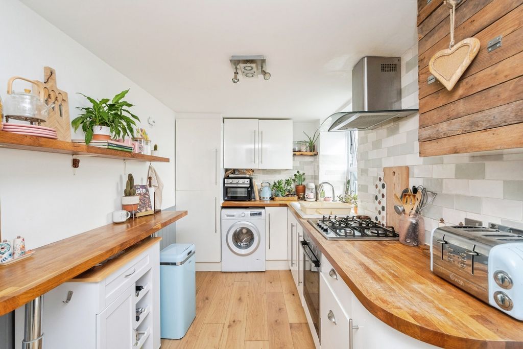 Property photo 3 of 19 Pbox-Img.Jpg