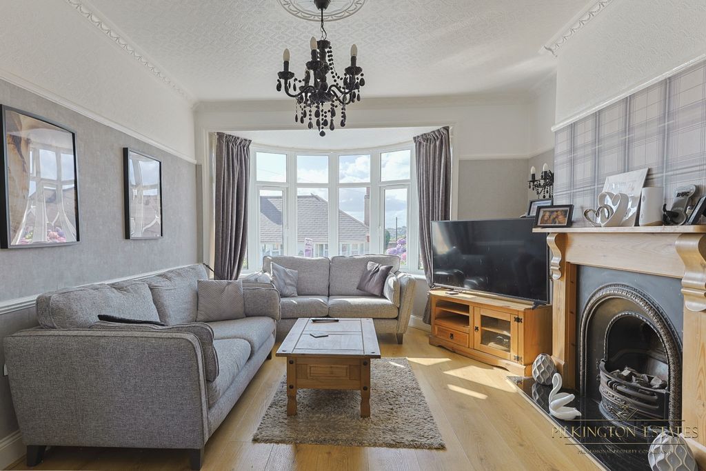 Property photo 2 of 15 4349322