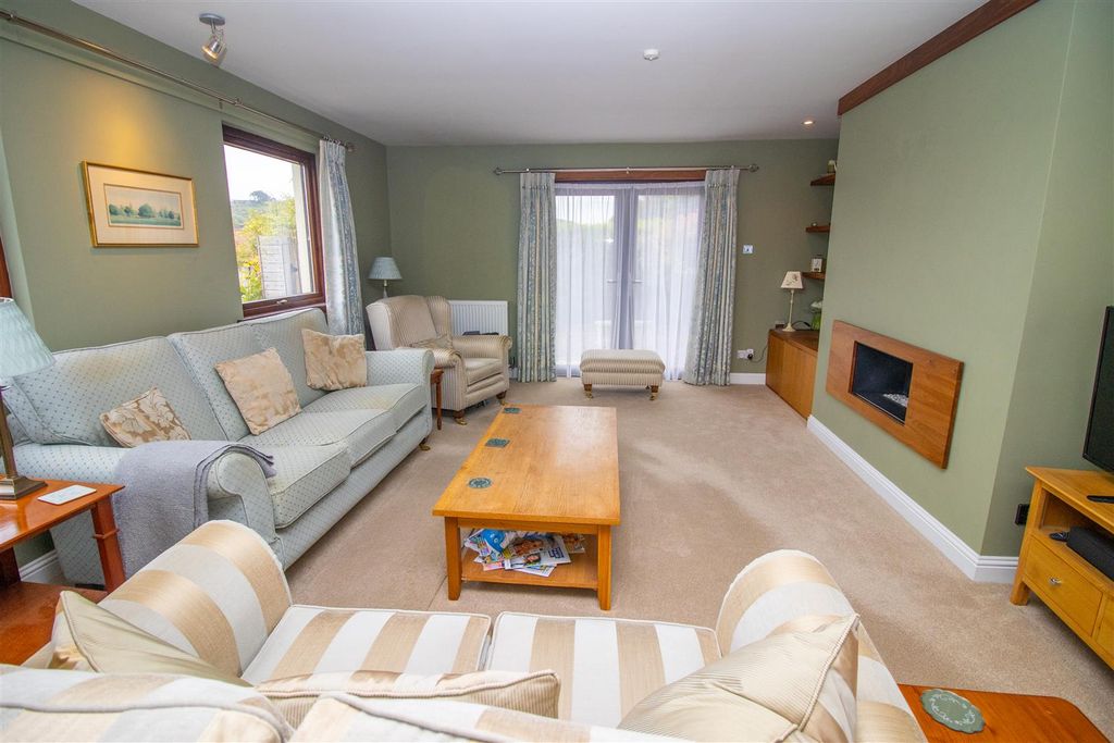 Property photo 2 of 38 Img_0037.Jpg