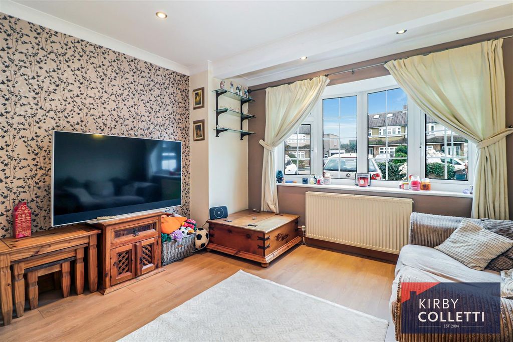 Property photo 3 of 31