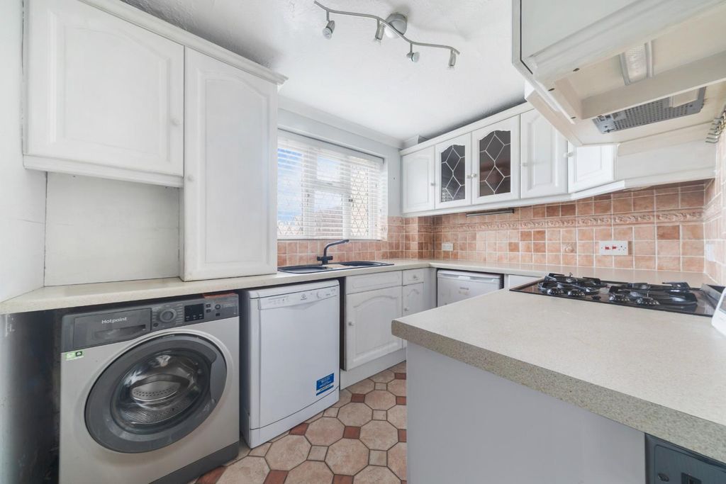 Property photo 3 of 14 Morston Close