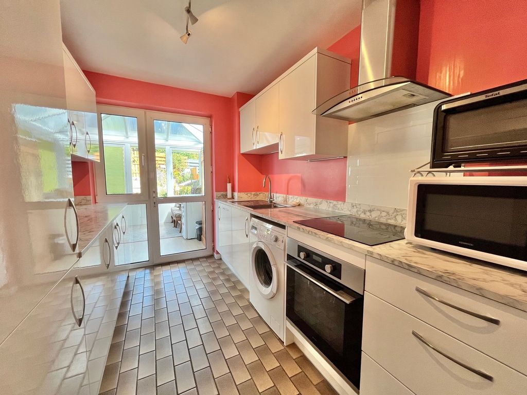Property photo 2 of 20