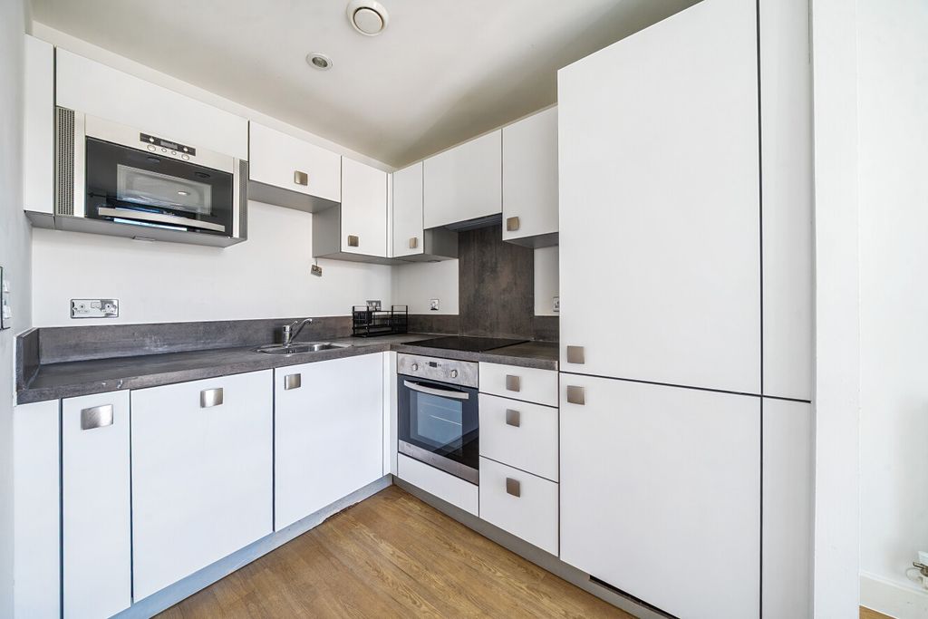 Property photo 2 of 9 1494384-3-6A579A7...