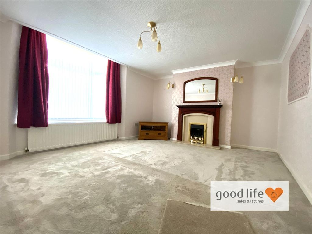 Property photo 2 of 23 20251107_113001464_Ios12Chestercrescent.Jpg