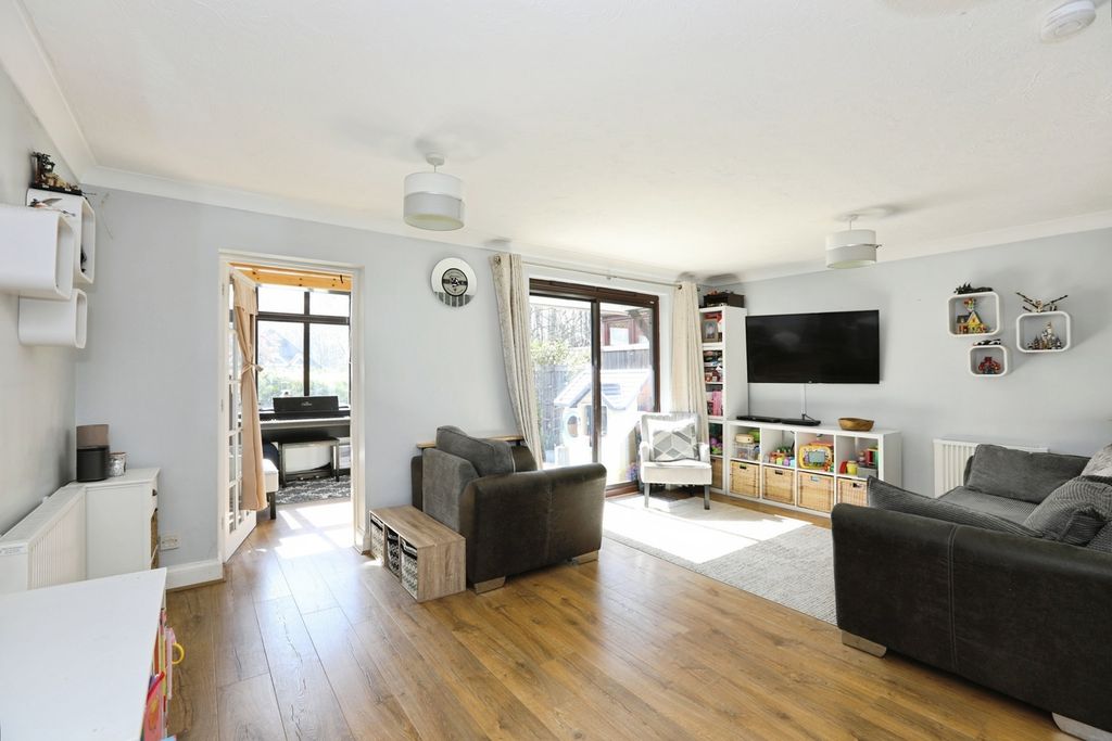 Property photo 2 of 16 Pbox-Img.Jpg