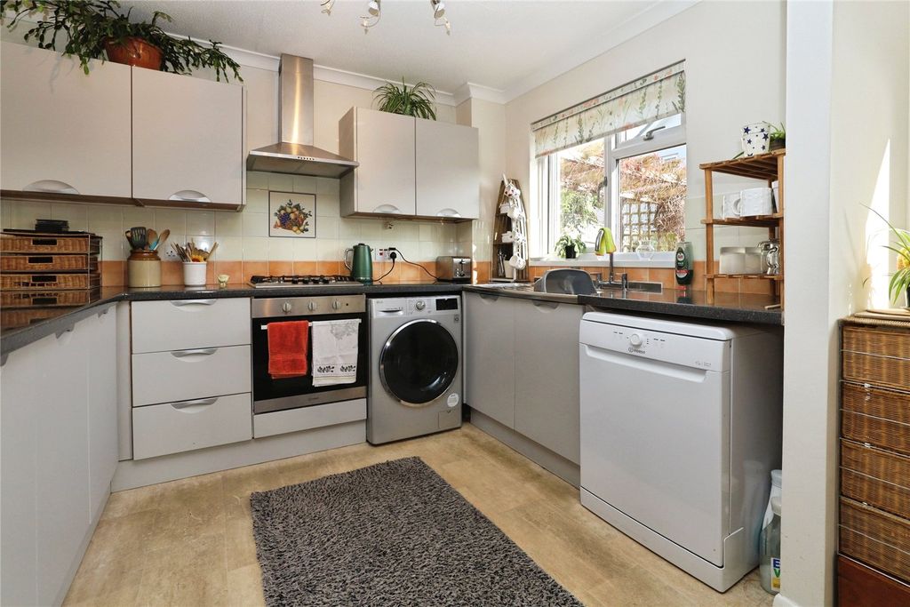 Property photo 2 of 15 Picture No. 05