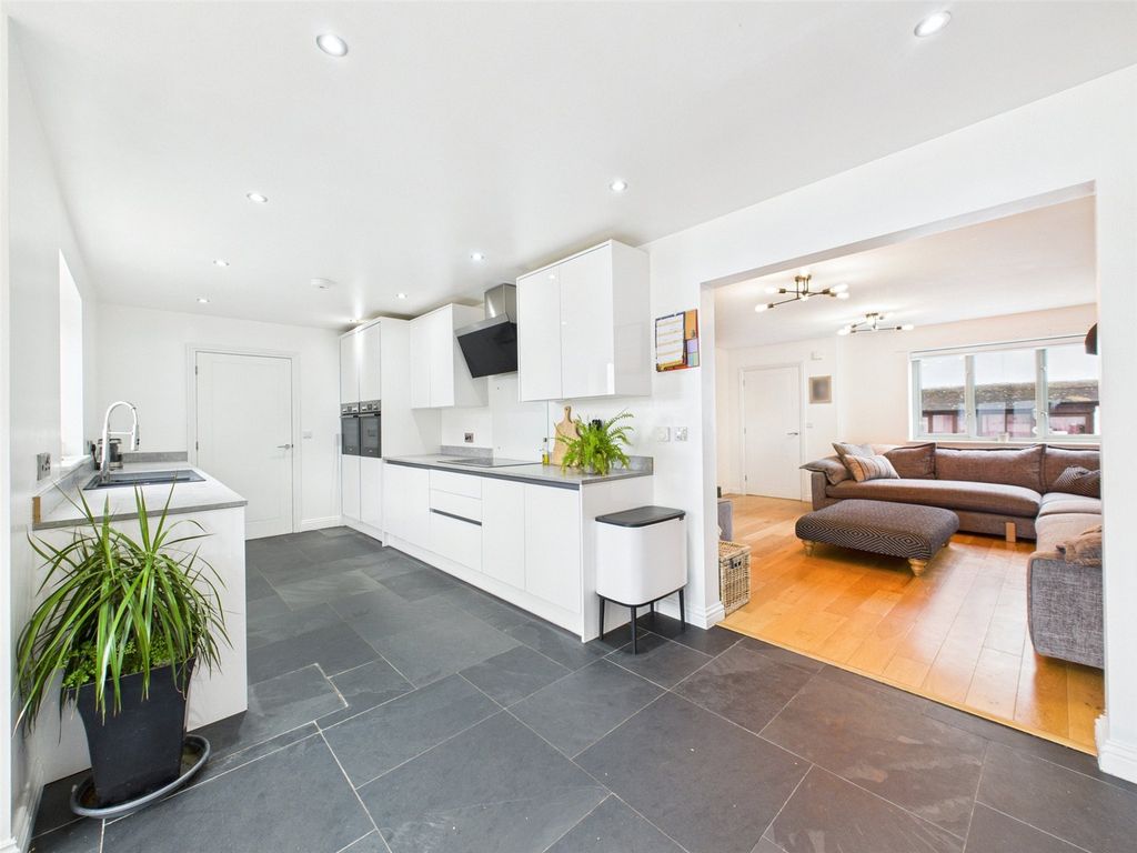 Property photo 3 of 22 Open Plan