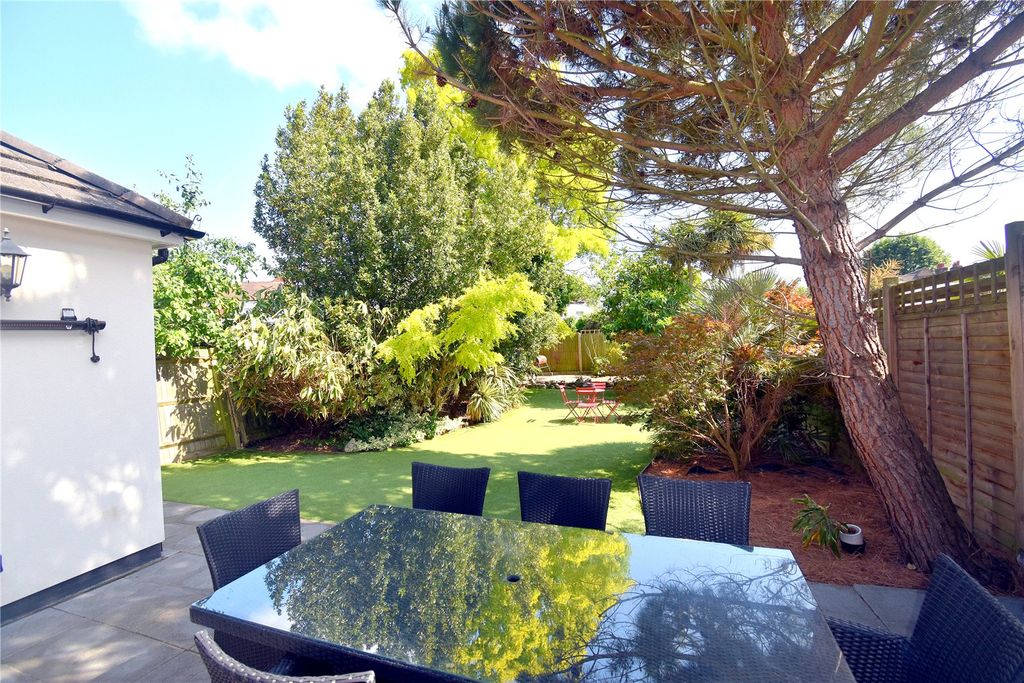 Property photo 2 of 22 Garden