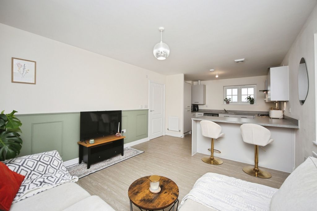 Property photo 3 of 10 Photo