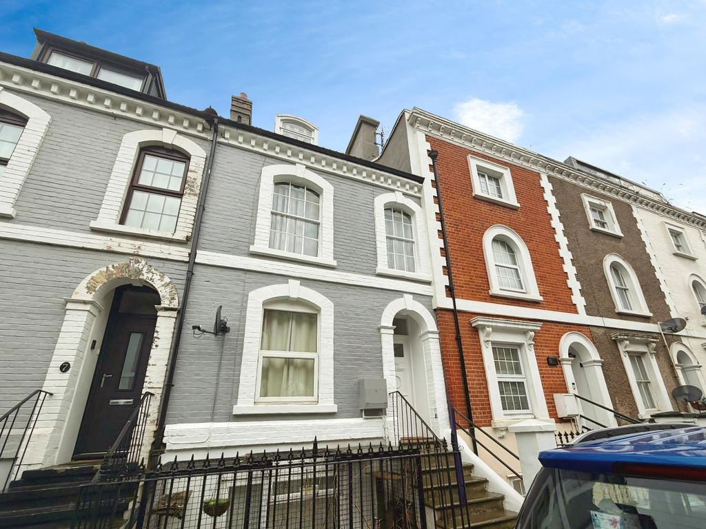 Property photo 1 of 8 Image