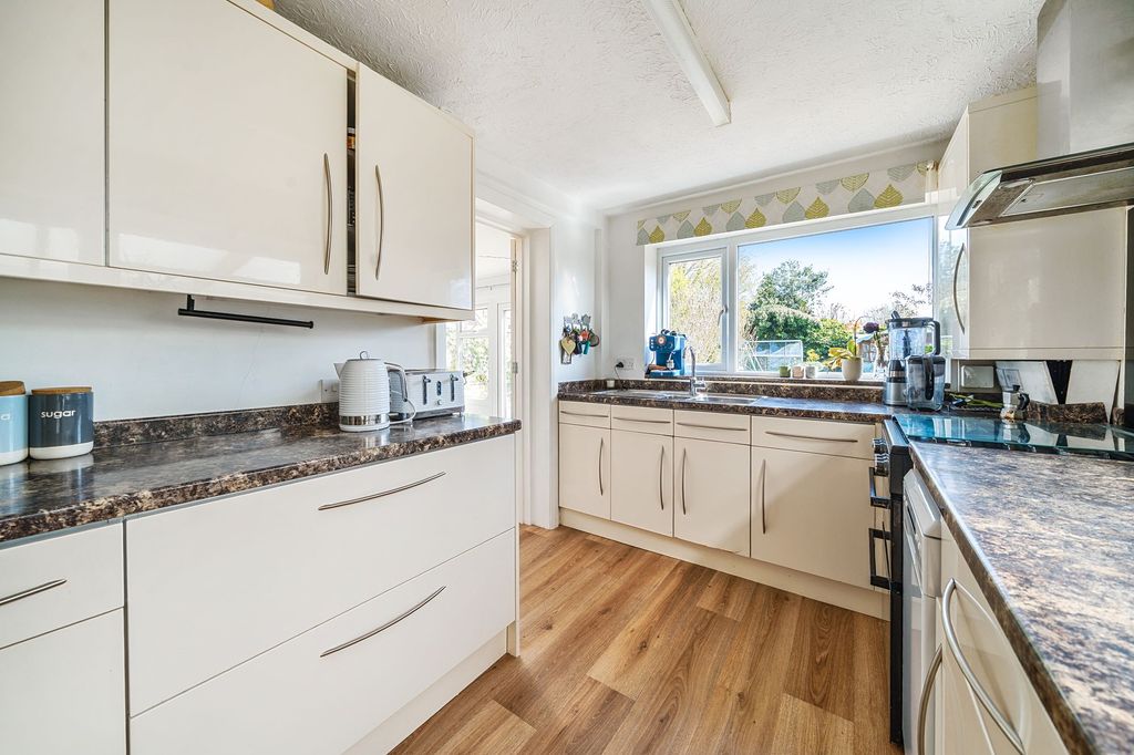 Property photo 2 of 13 Kitchen