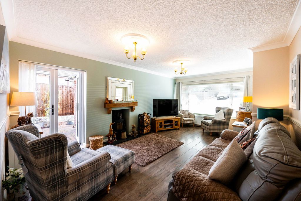 Property photo 2 of 26