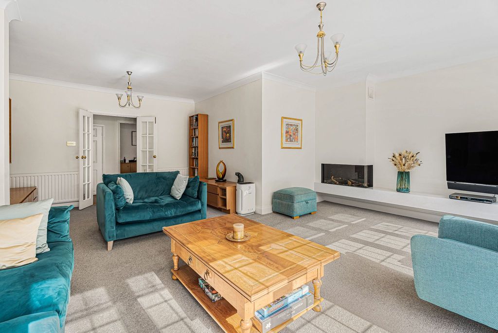 Property photo 3 of 29 Photograph 25