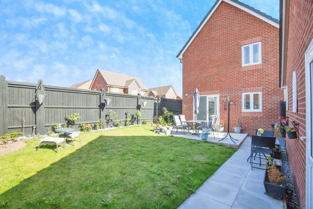 Property photo 2 of 21 8862d934-Mw-8291