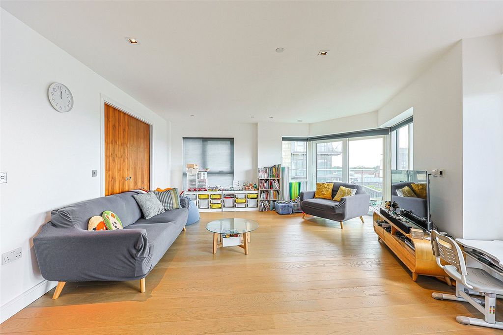 Property photo 2 of 18 Picture No. 26