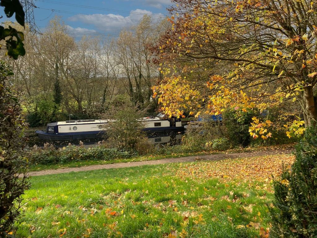 Property photo 3 of 33