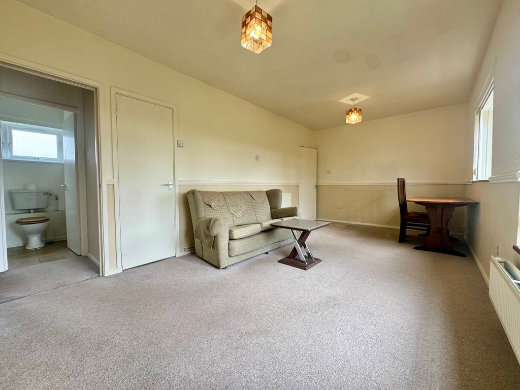 Property photo 2 of 14 Image