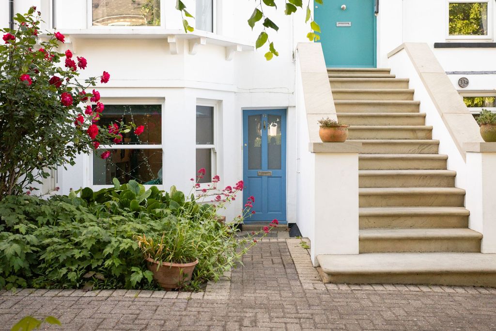 Property photo 1 of 35