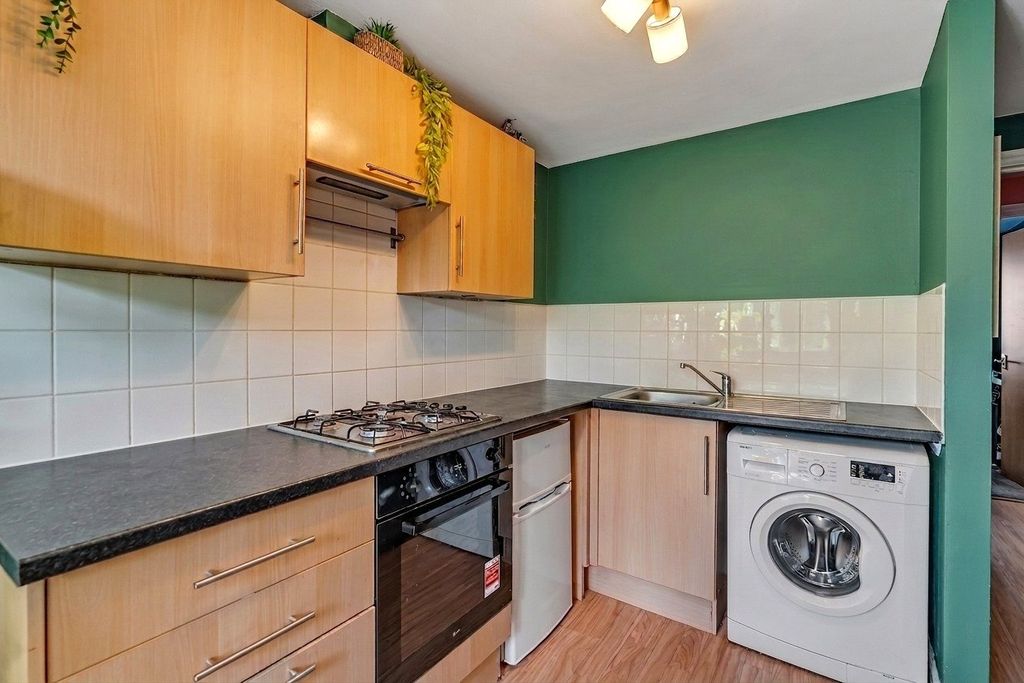 Property photo 3 of 8 Picture No. 05