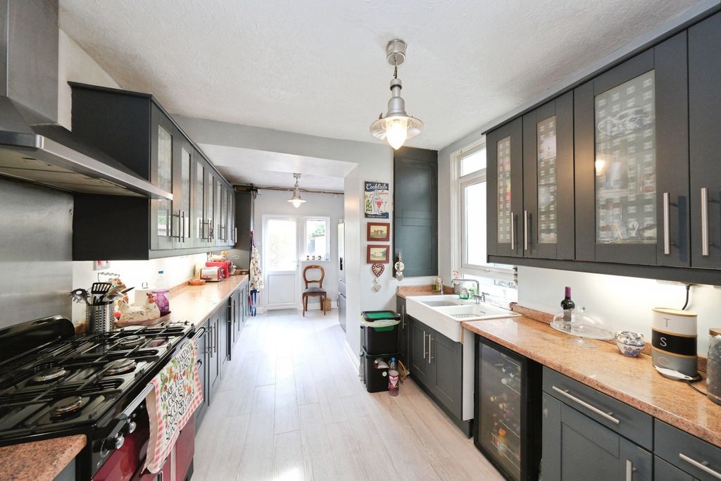 Property photo 2 of 23 Pbox-Img.Jpg