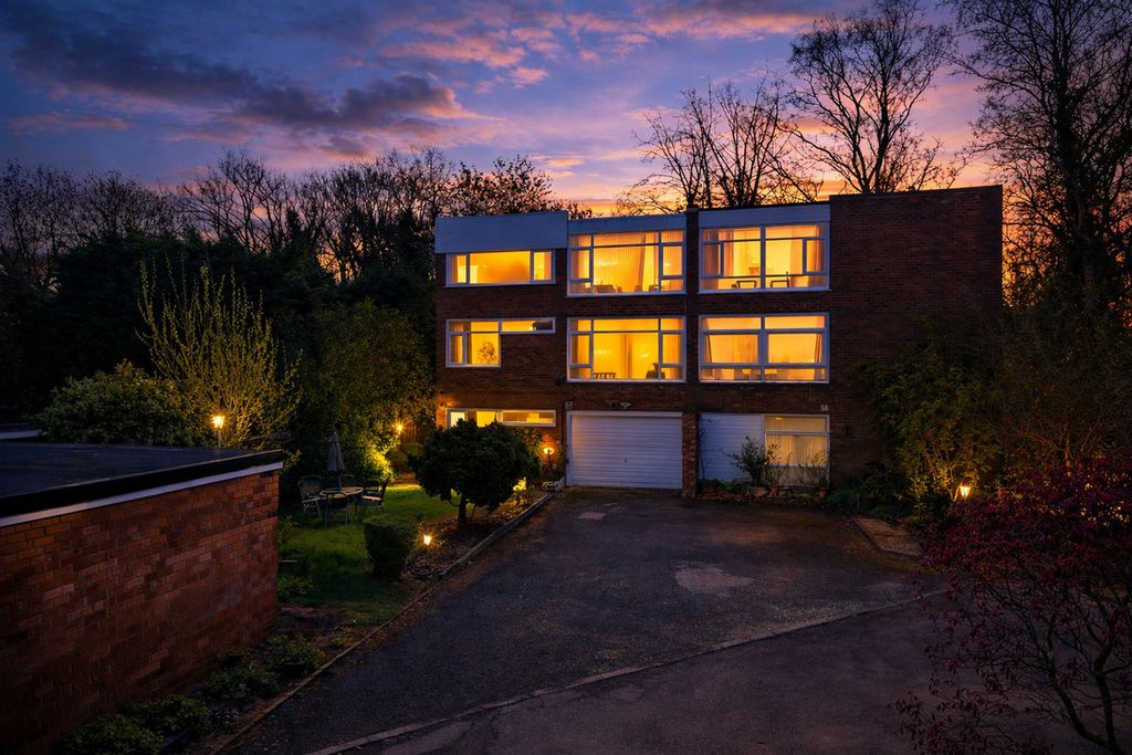 Property photo 1 of 21